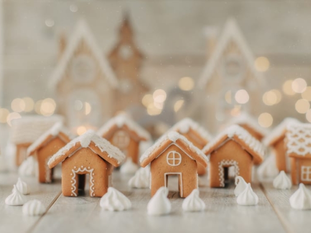 gingerbread houses and meringue