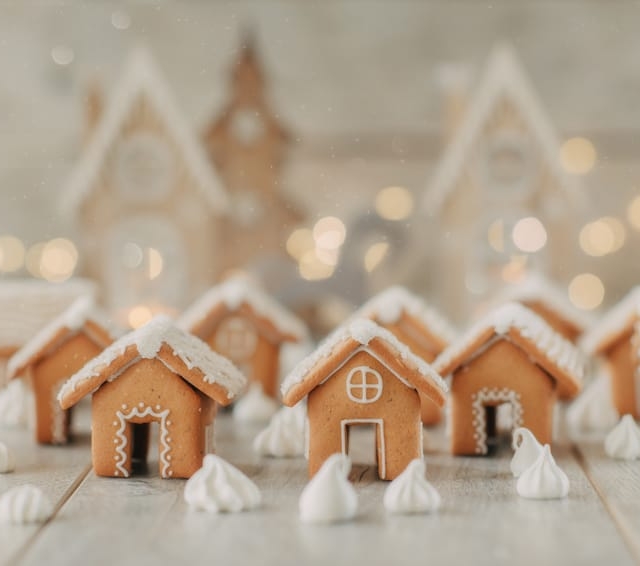 gingerbread houses and meringue
